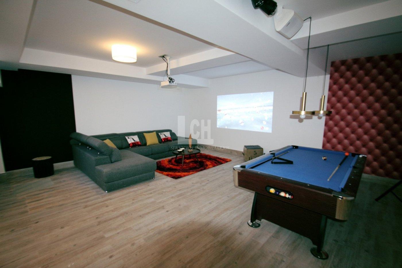 Venta de villa en Los montesinos