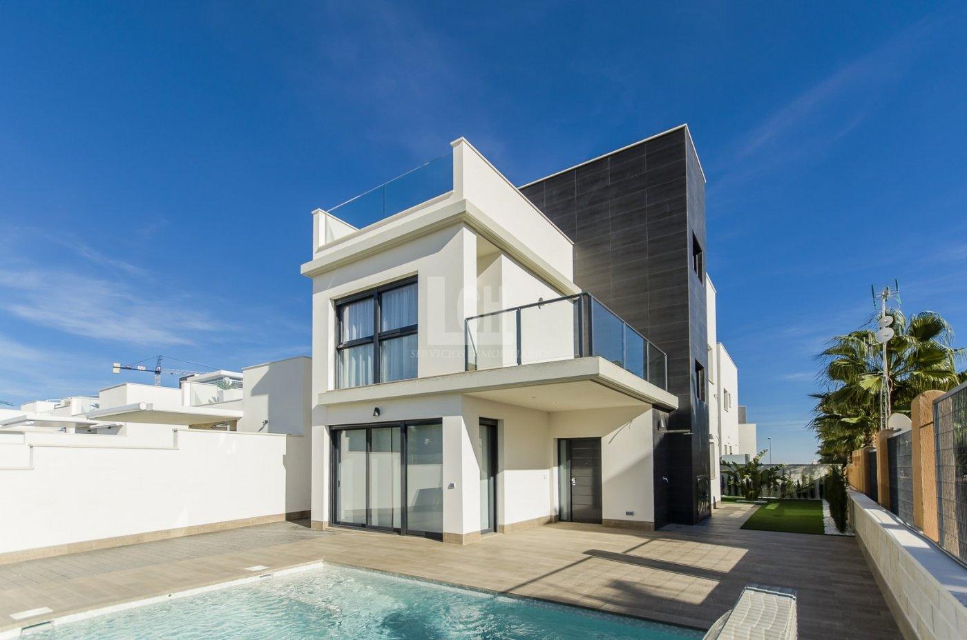 Venta de villa en San miguel de salinas