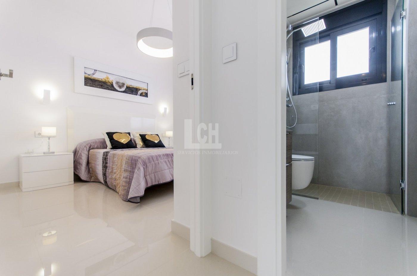 Venta de villa en San miguel de salinas