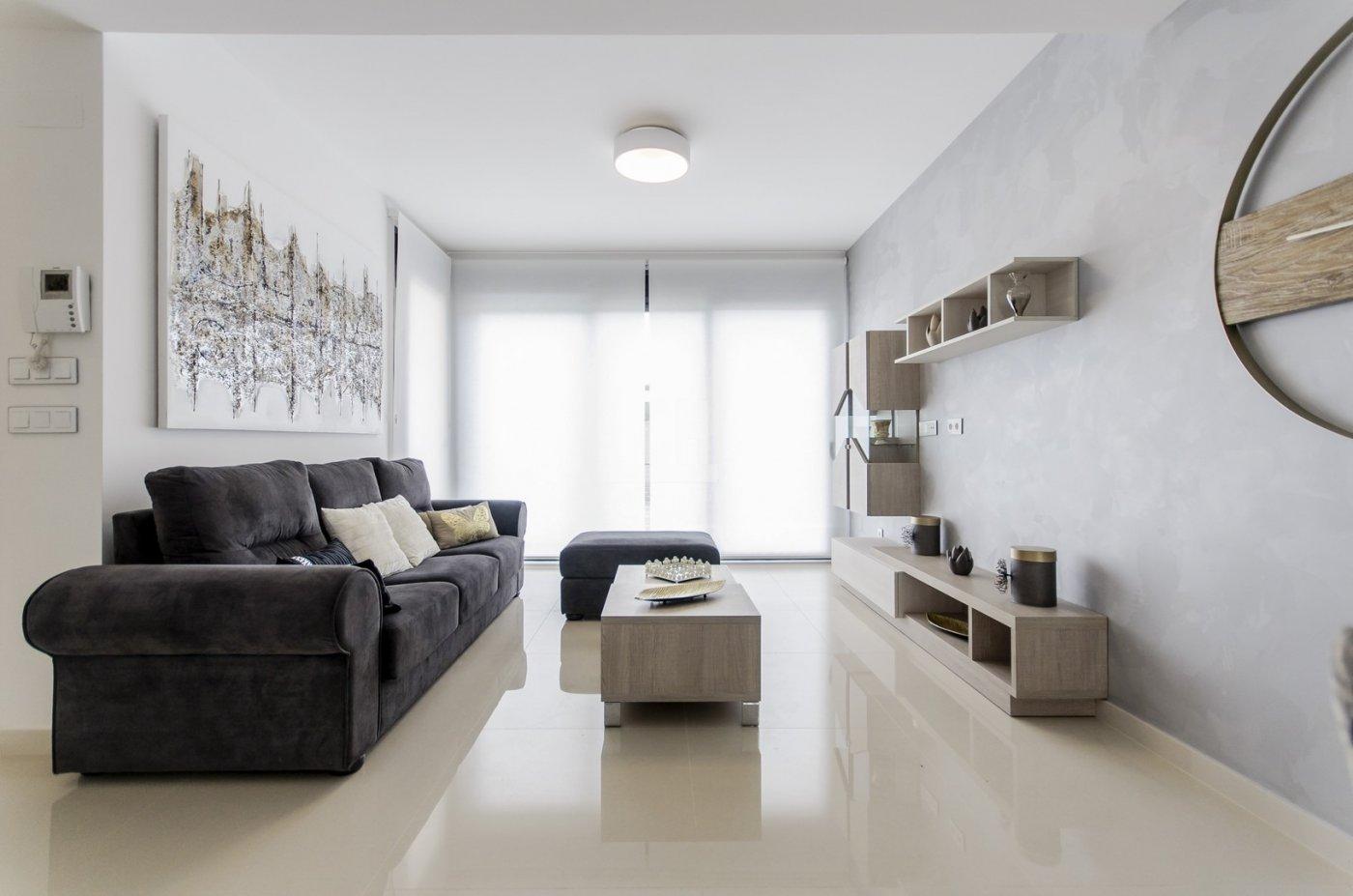 Venta de villa en San miguel de salinas
