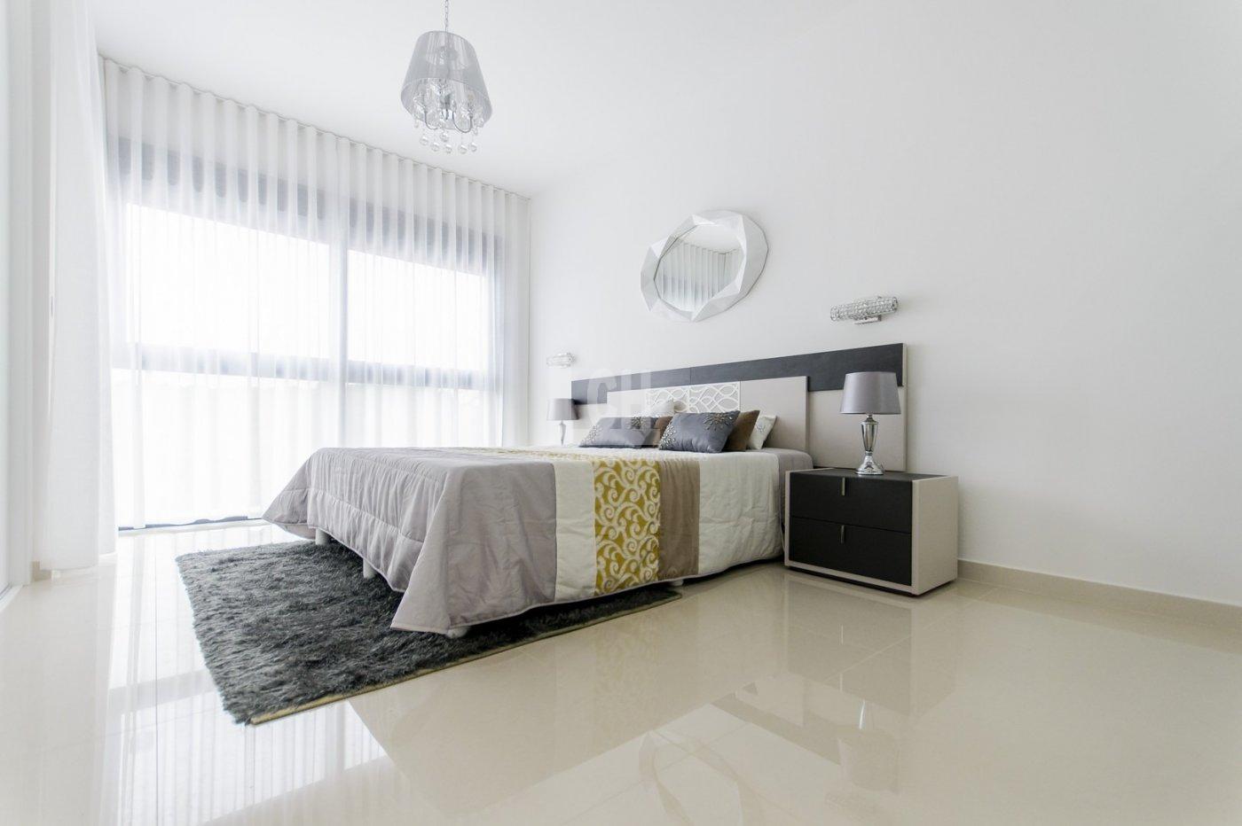 Venta de villa en San miguel de salinas