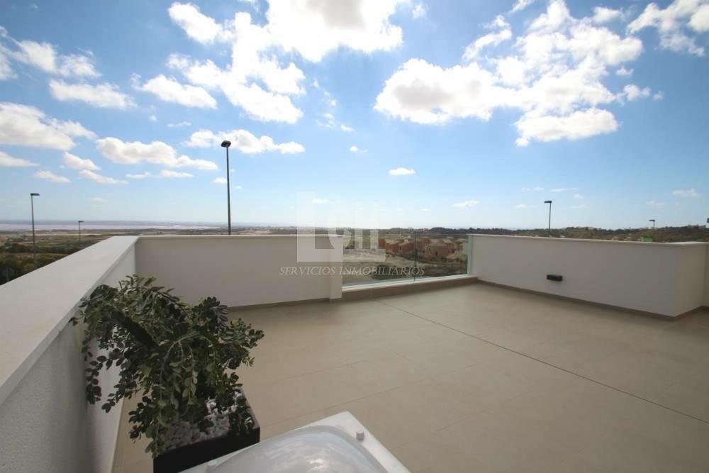 Venta de villa en San miguel de salinas