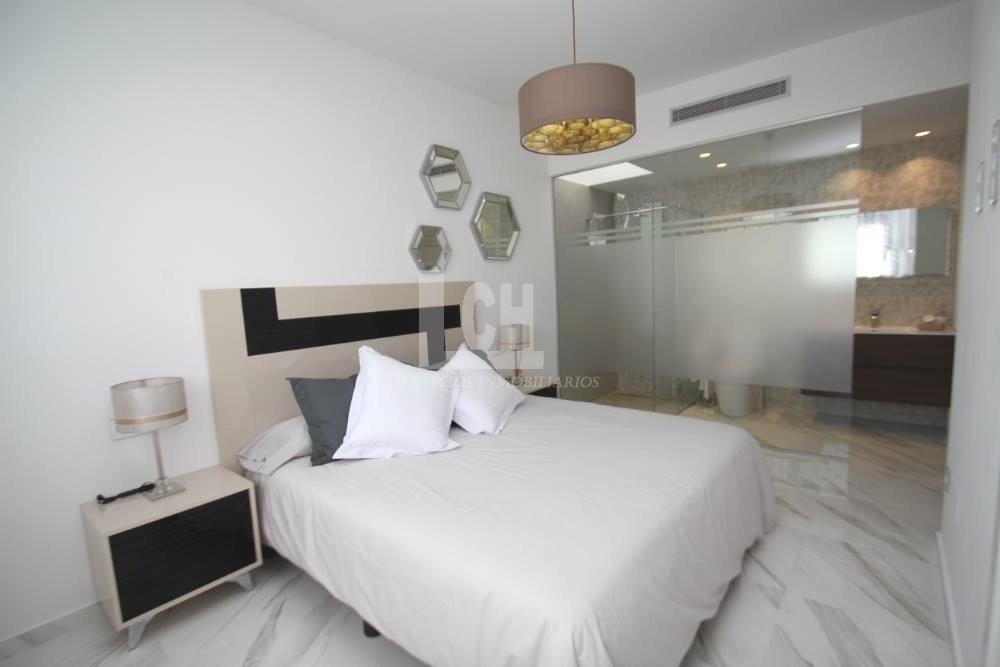 Venta de villa en San miguel de salinas
