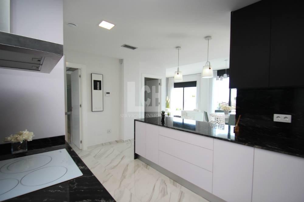 Venta de villa en San miguel de salinas