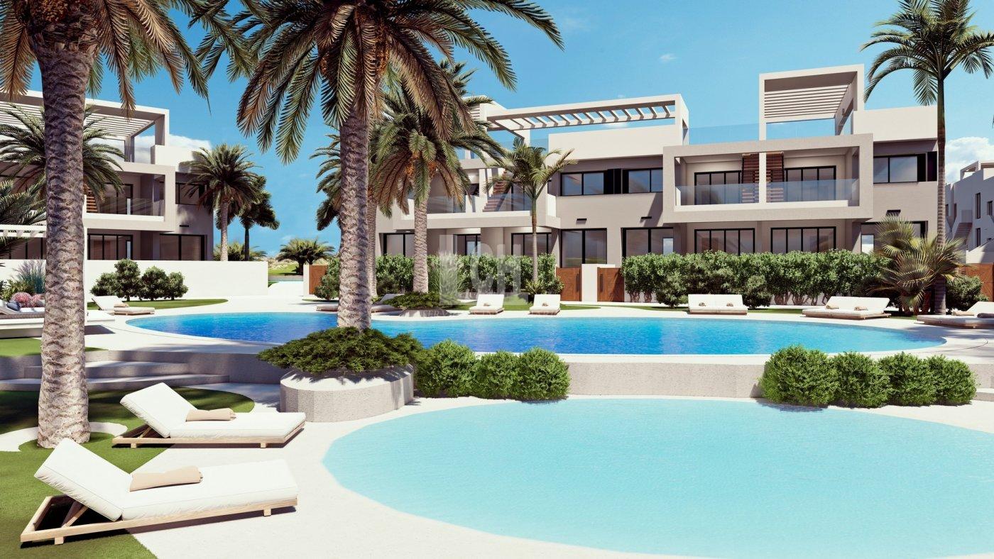 Myynti
 from
 huoneisto
 sisään

 Torrevieja