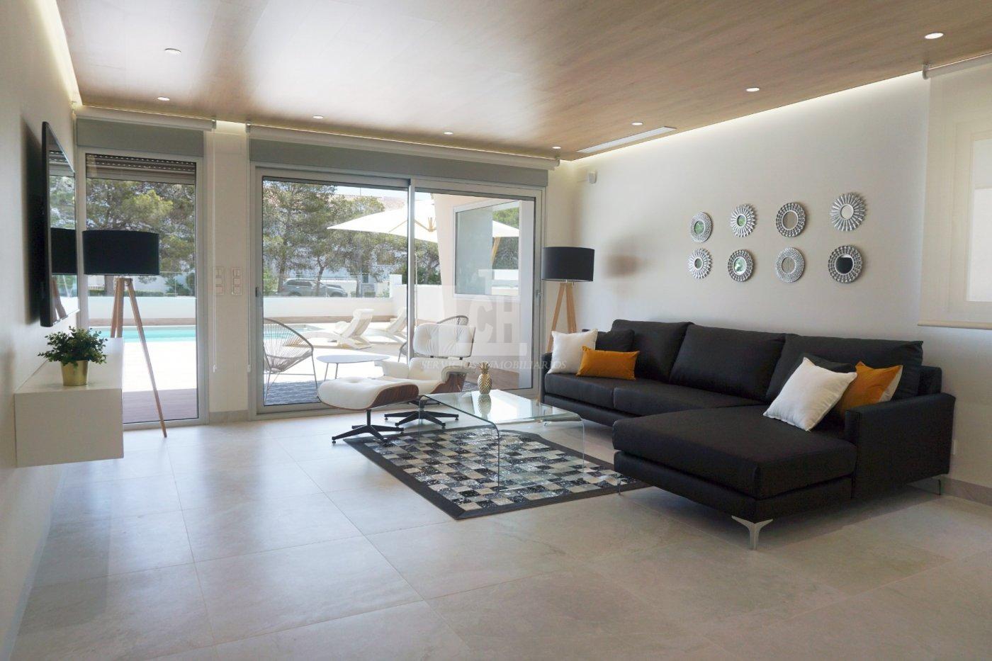 Zu verkaufen von villa in
 Orihuela costa