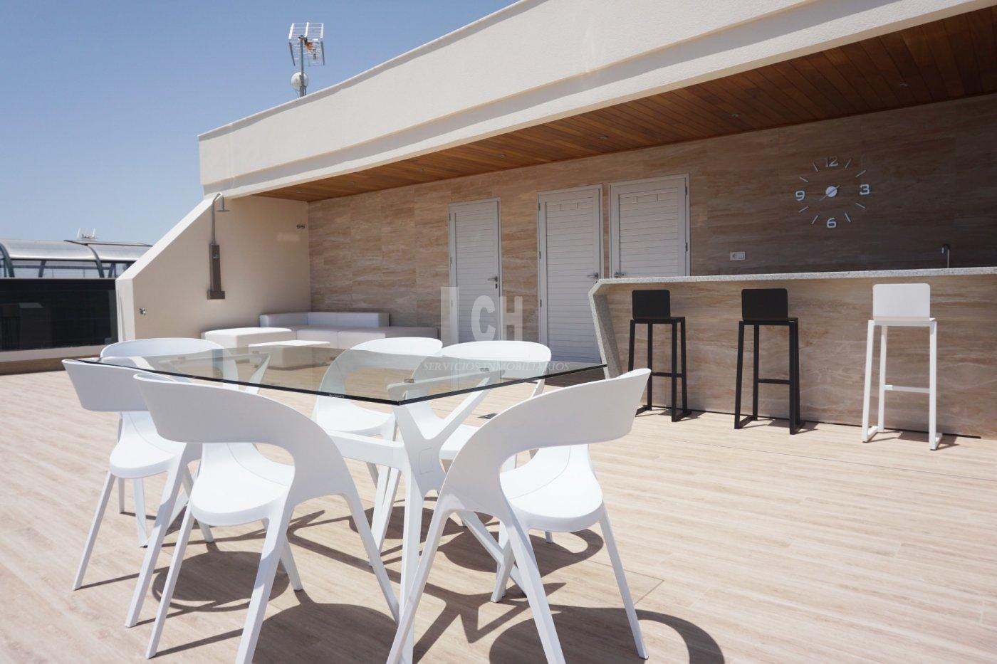 Zu verkaufen von villa in
 Orihuela costa
