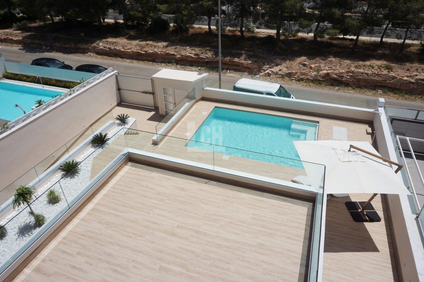 Zu verkaufen von villa in
 Orihuela costa