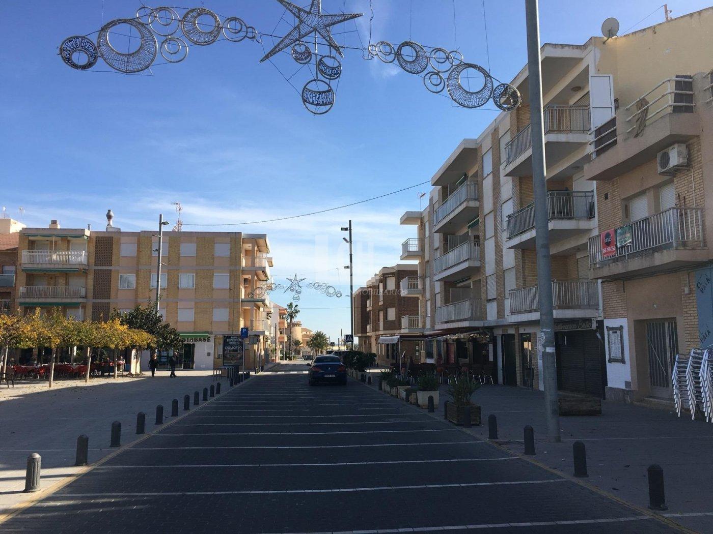 Zu verkaufen von villa in
 Pilar de la horadada