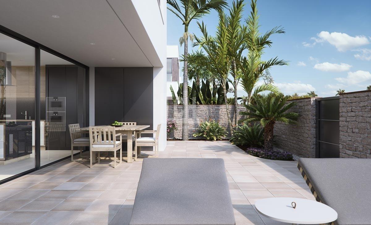 Zu verkaufen von villa in
 Pilar de la horadada