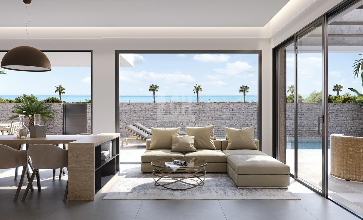 Zu verkaufen von villa in
 Pilar de la horadada