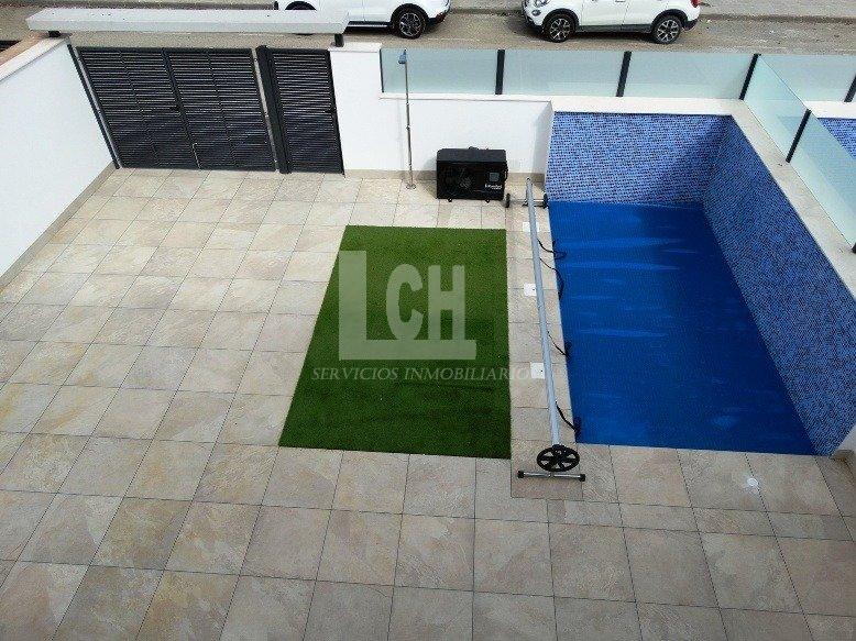 For sale of villa in Pilar de la horadada