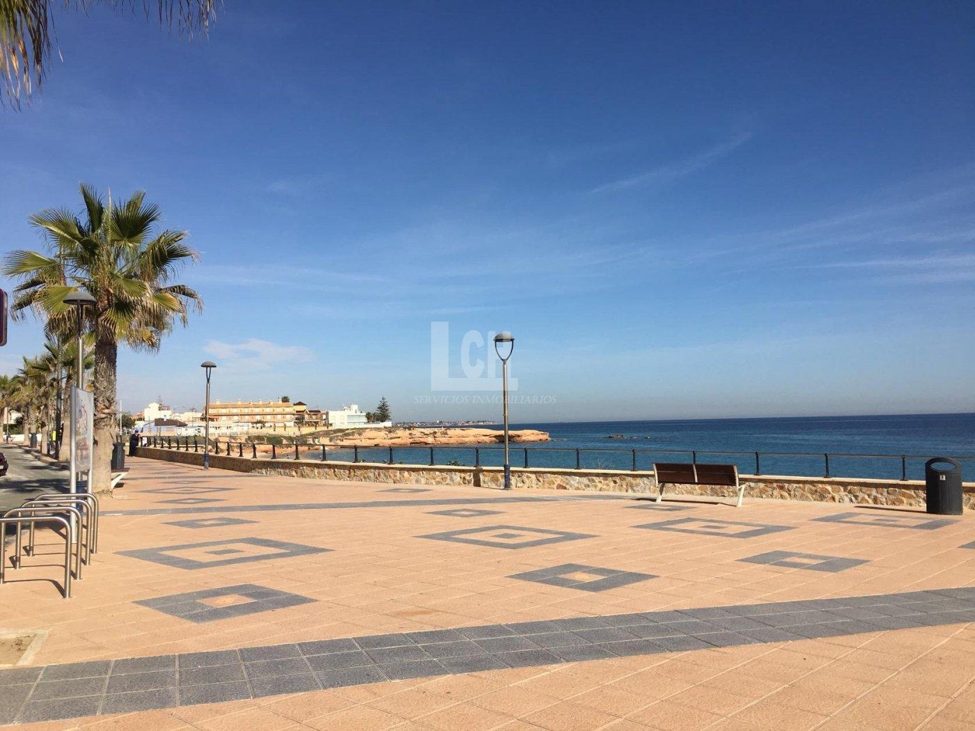For sale of villa in Pilar de la horadada