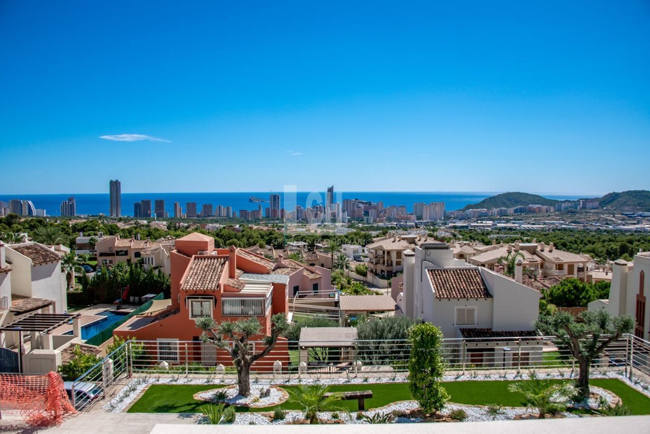 For sale of villa in Finestrat