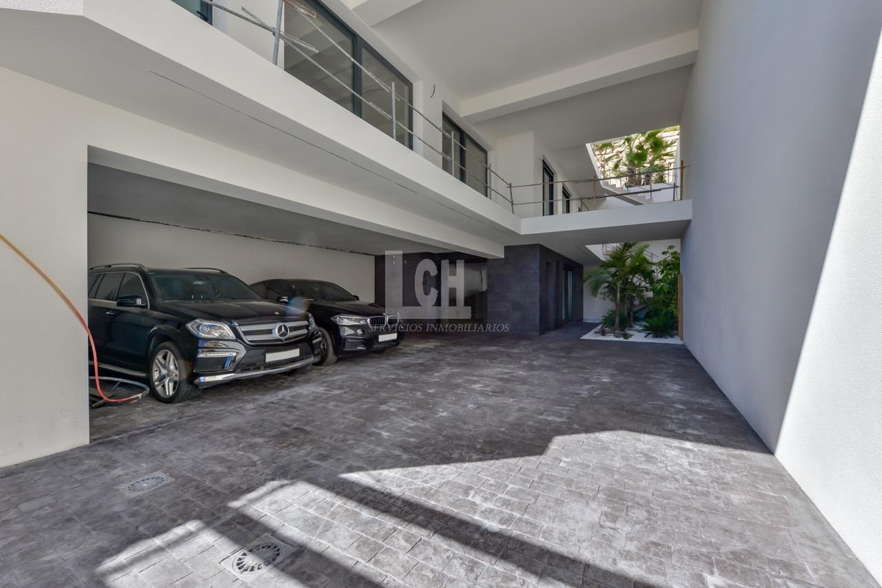 For sale of villa in Finestrat