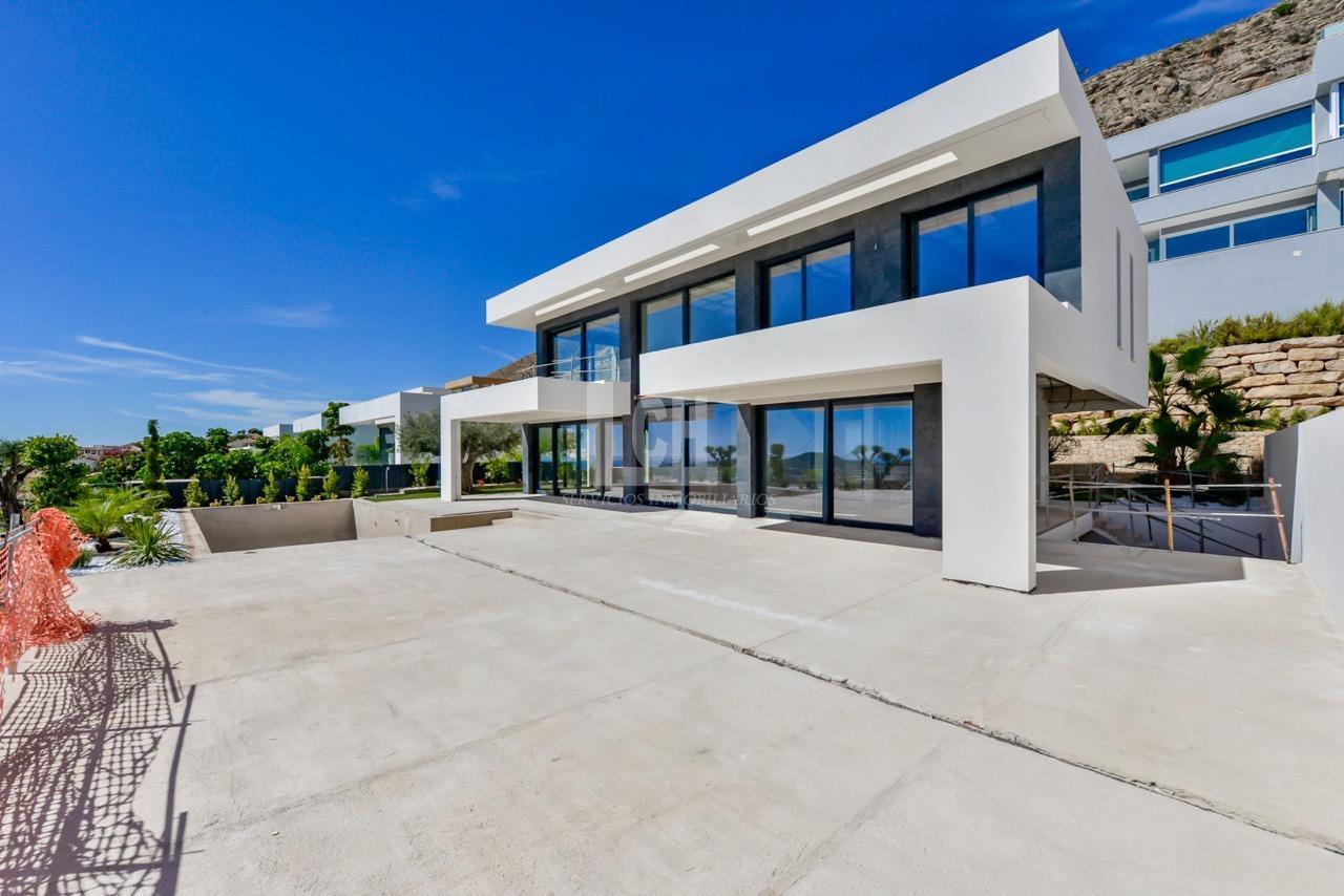 For sale of villa in Finestrat