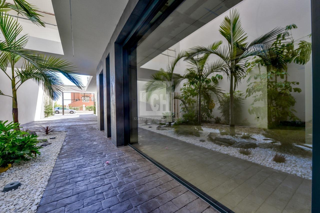 For sale of villa in Finestrat