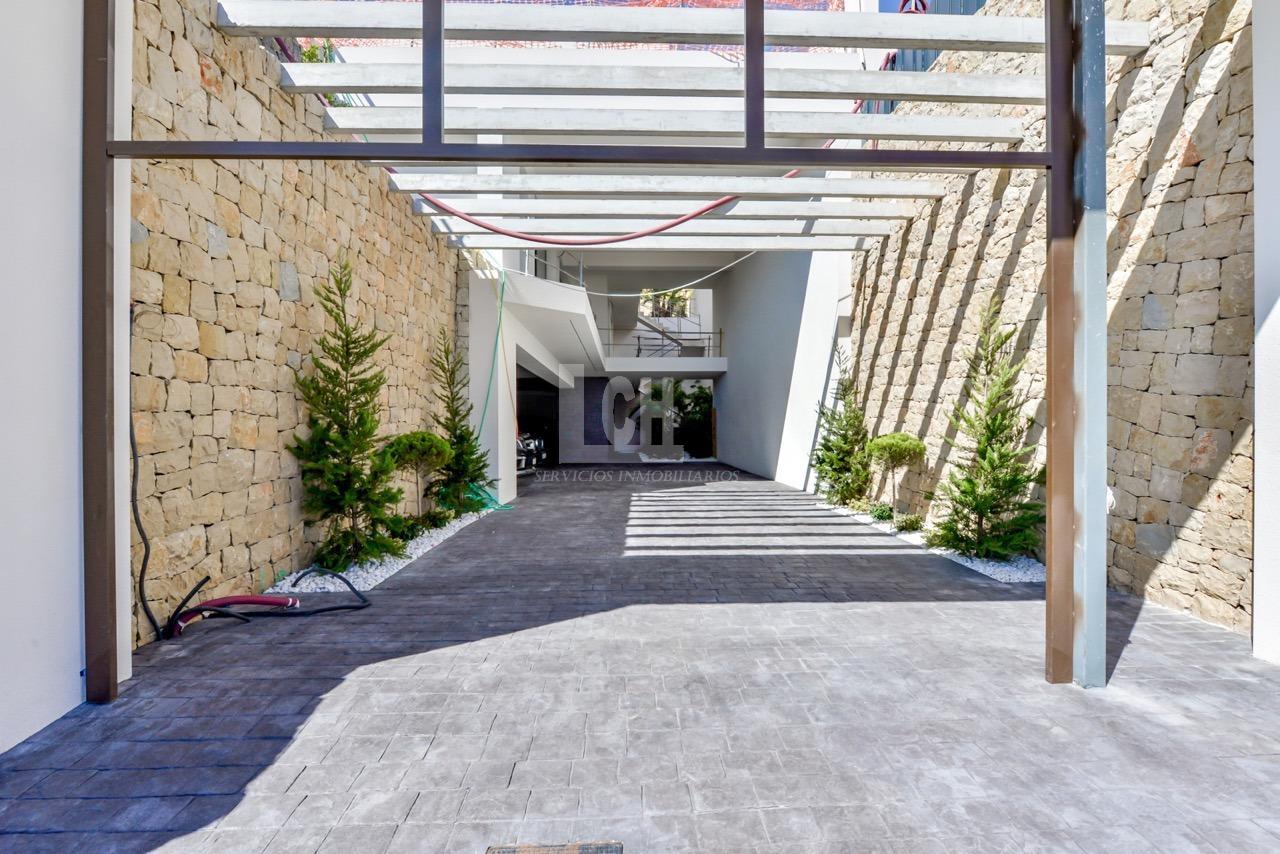 For sale of villa in Finestrat