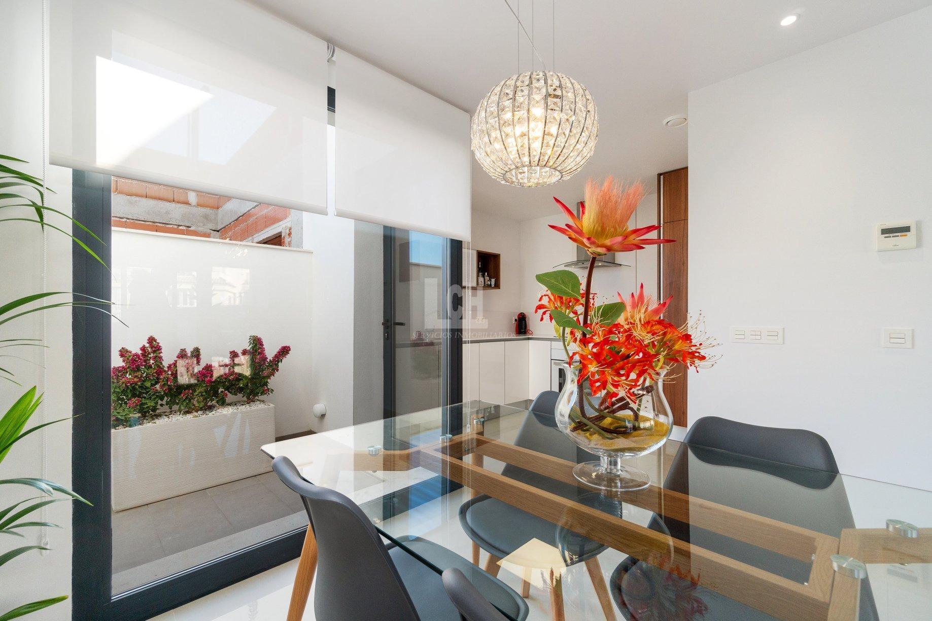 For sale of villa in Los montesinos