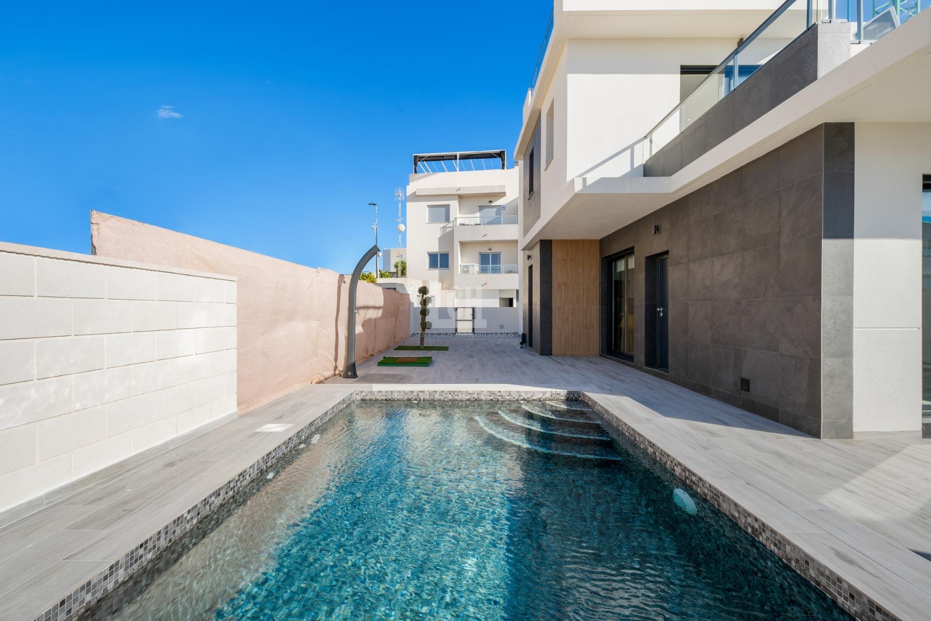 Zu verkaufen von villa in
 Benijófar