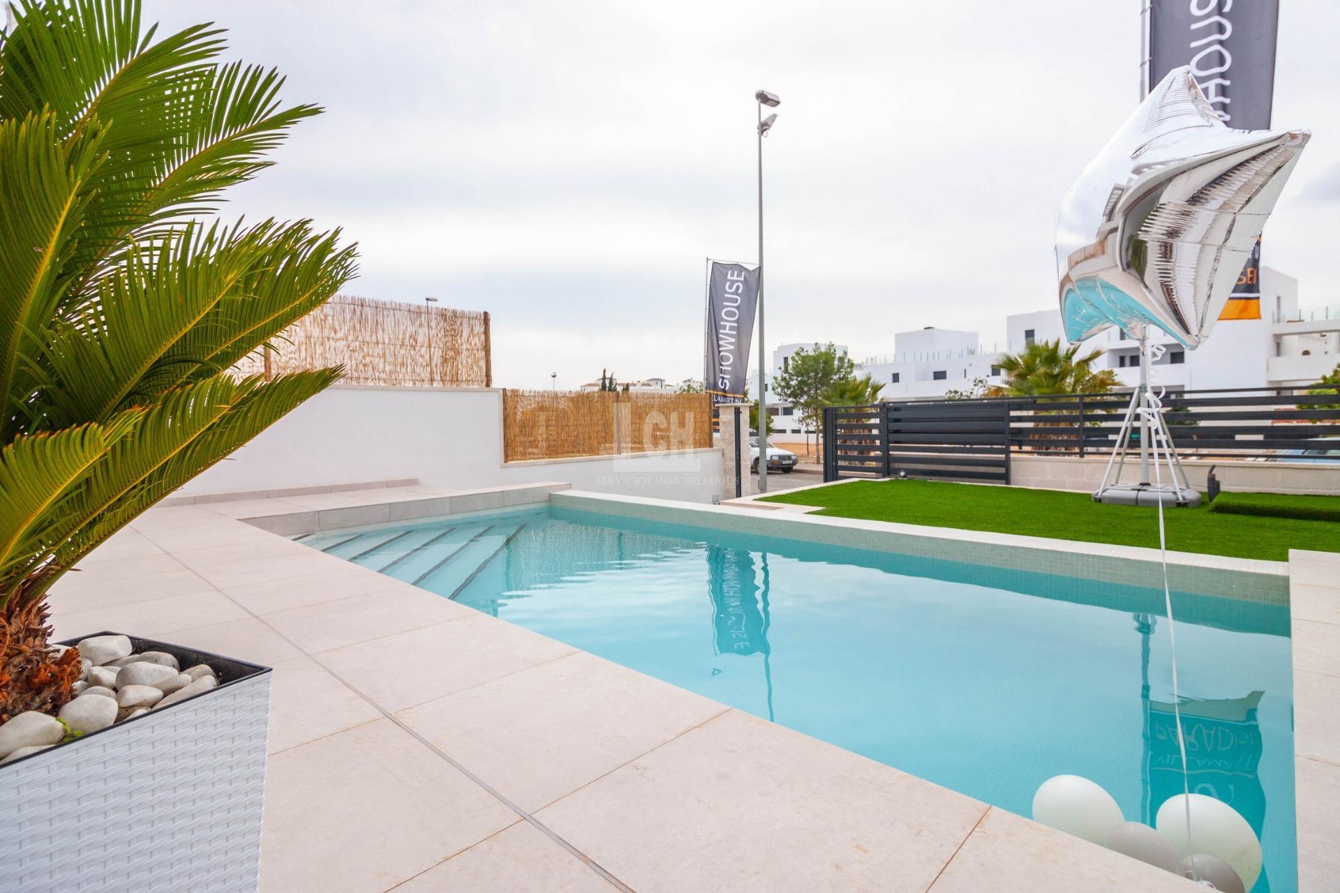 For sale of villa in Orihuela costa