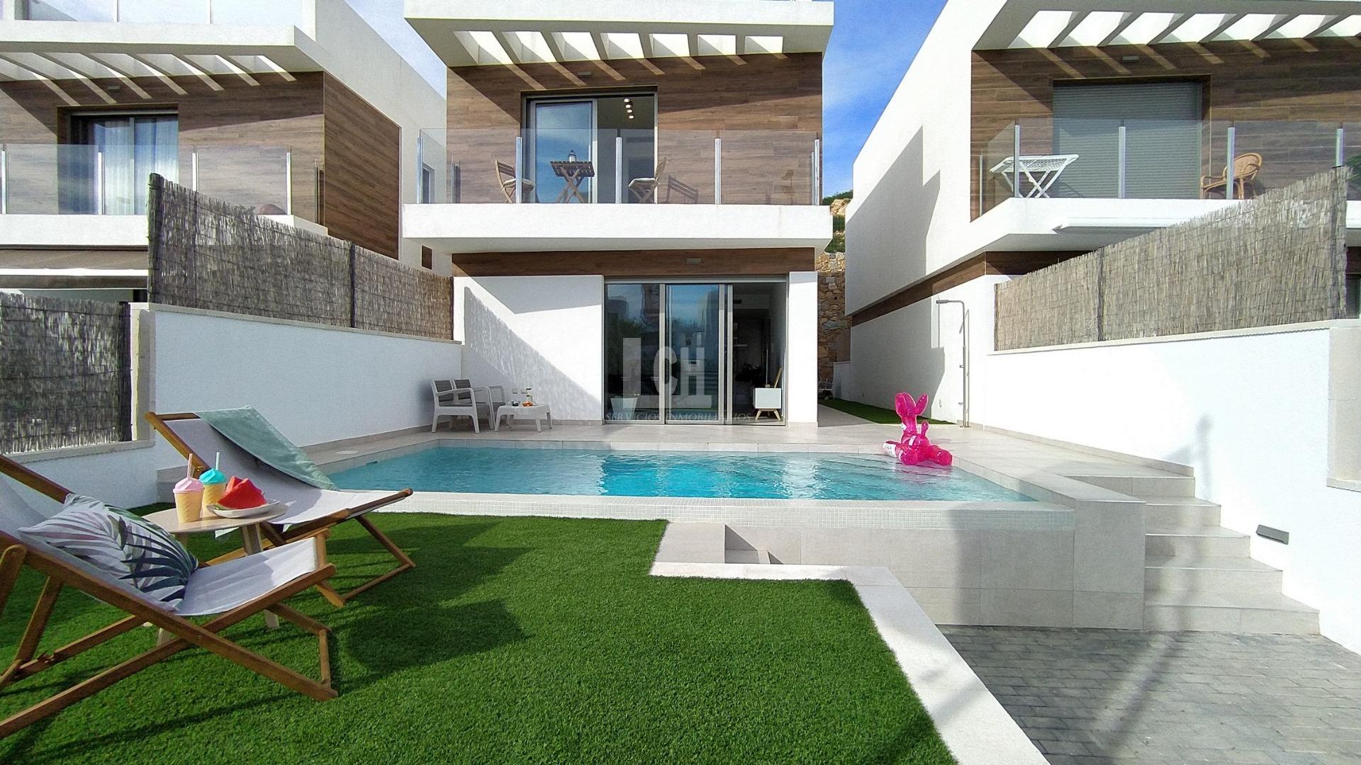 For sale of villa in Orihuela costa