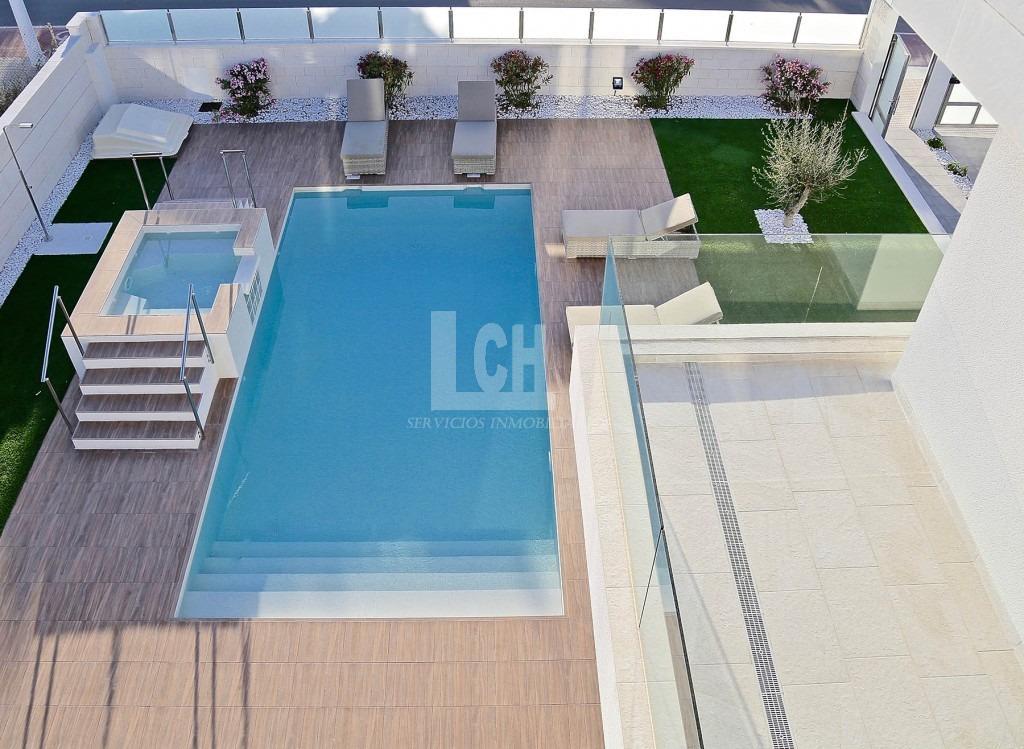 For sale of villa in Orihuela costa