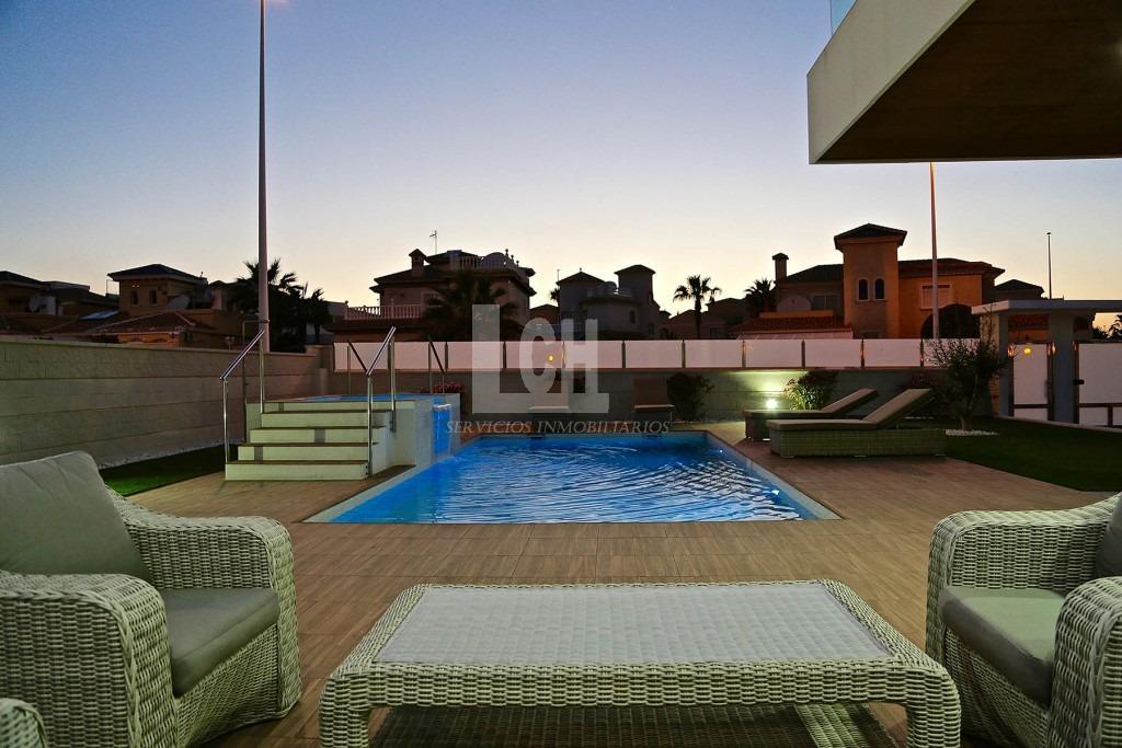For sale of villa in Orihuela costa