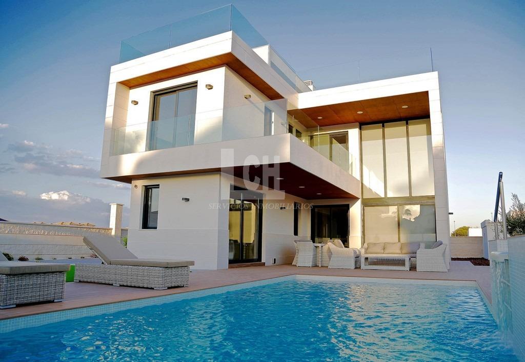 For sale of villa in Orihuela costa