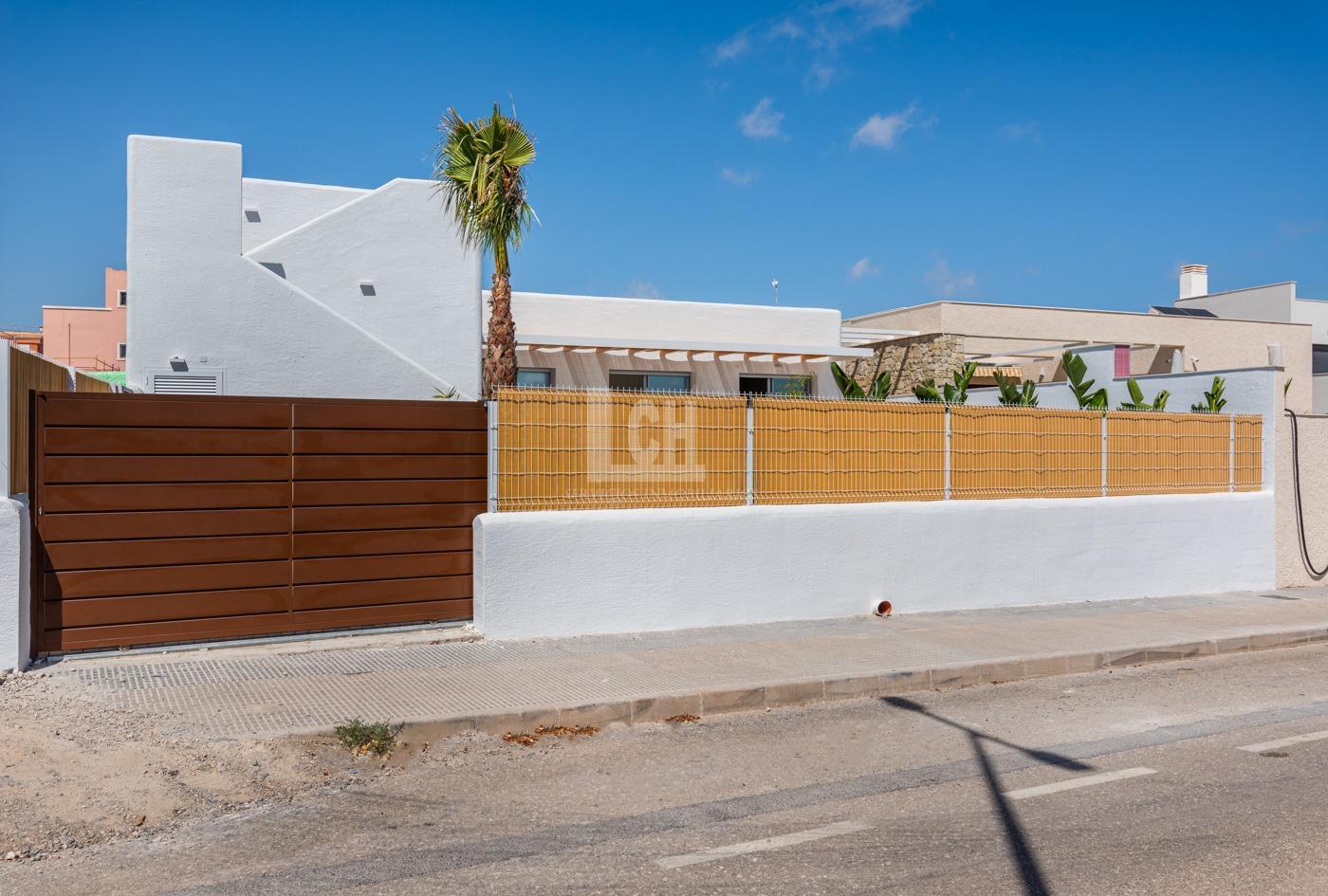 For sale of villa in Benijófar