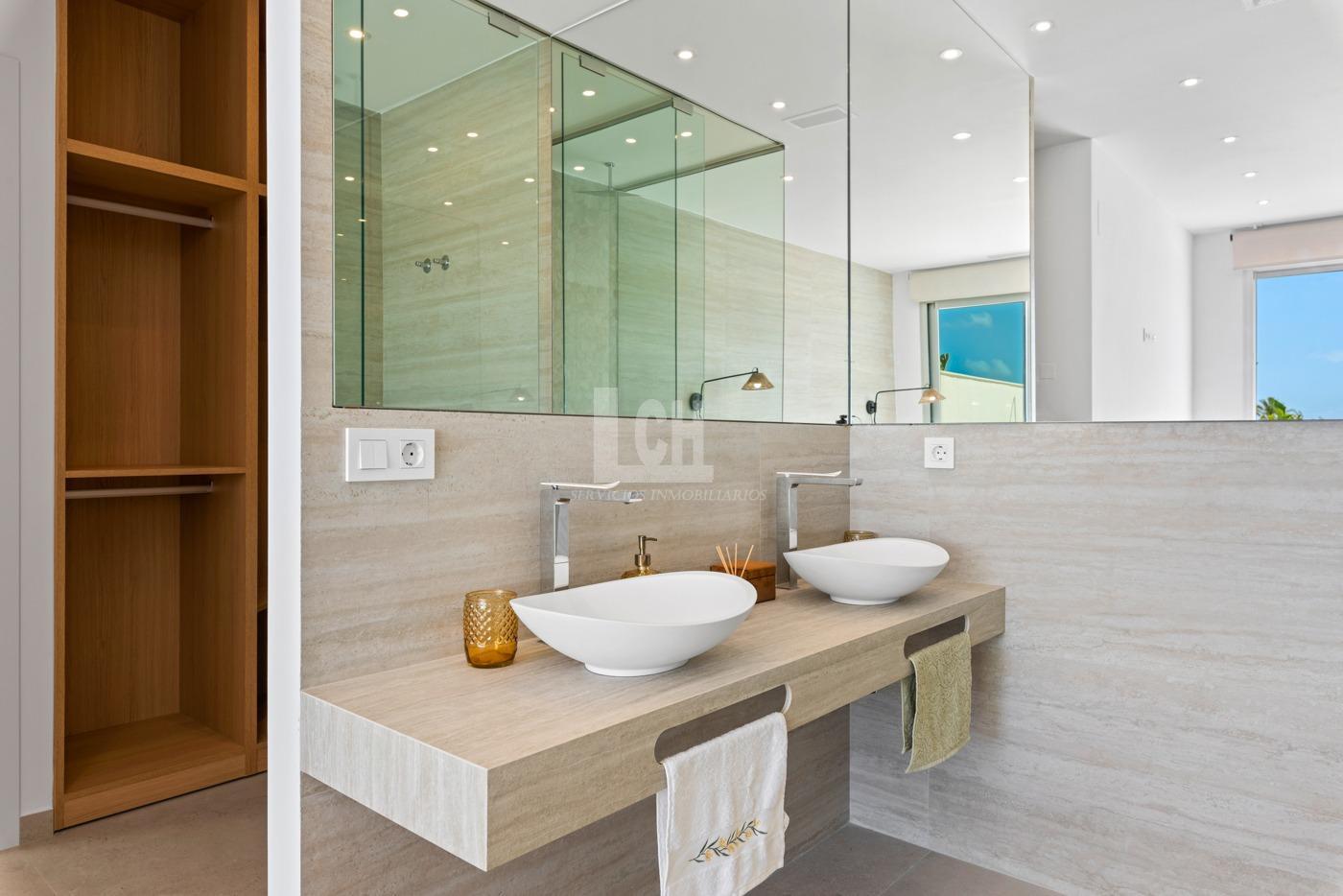 For sale of villa in Benijófar