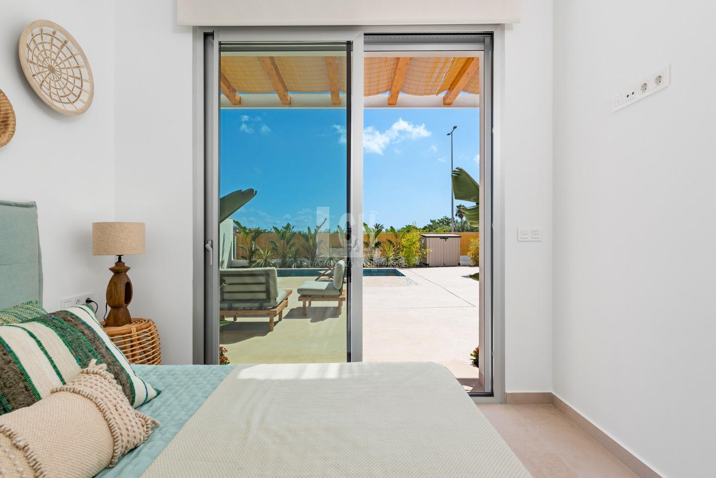 For sale of villa in Benijófar