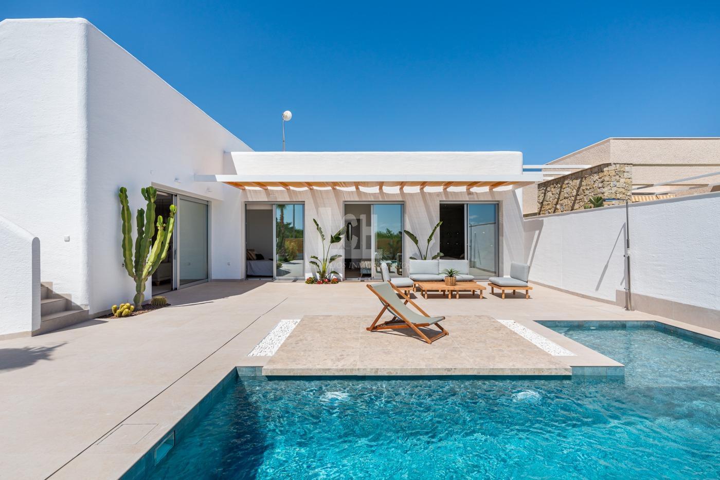 For sale of villa in Benijófar