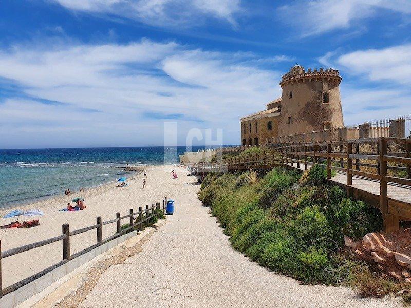 Venta de villa en Pilar de la horadada