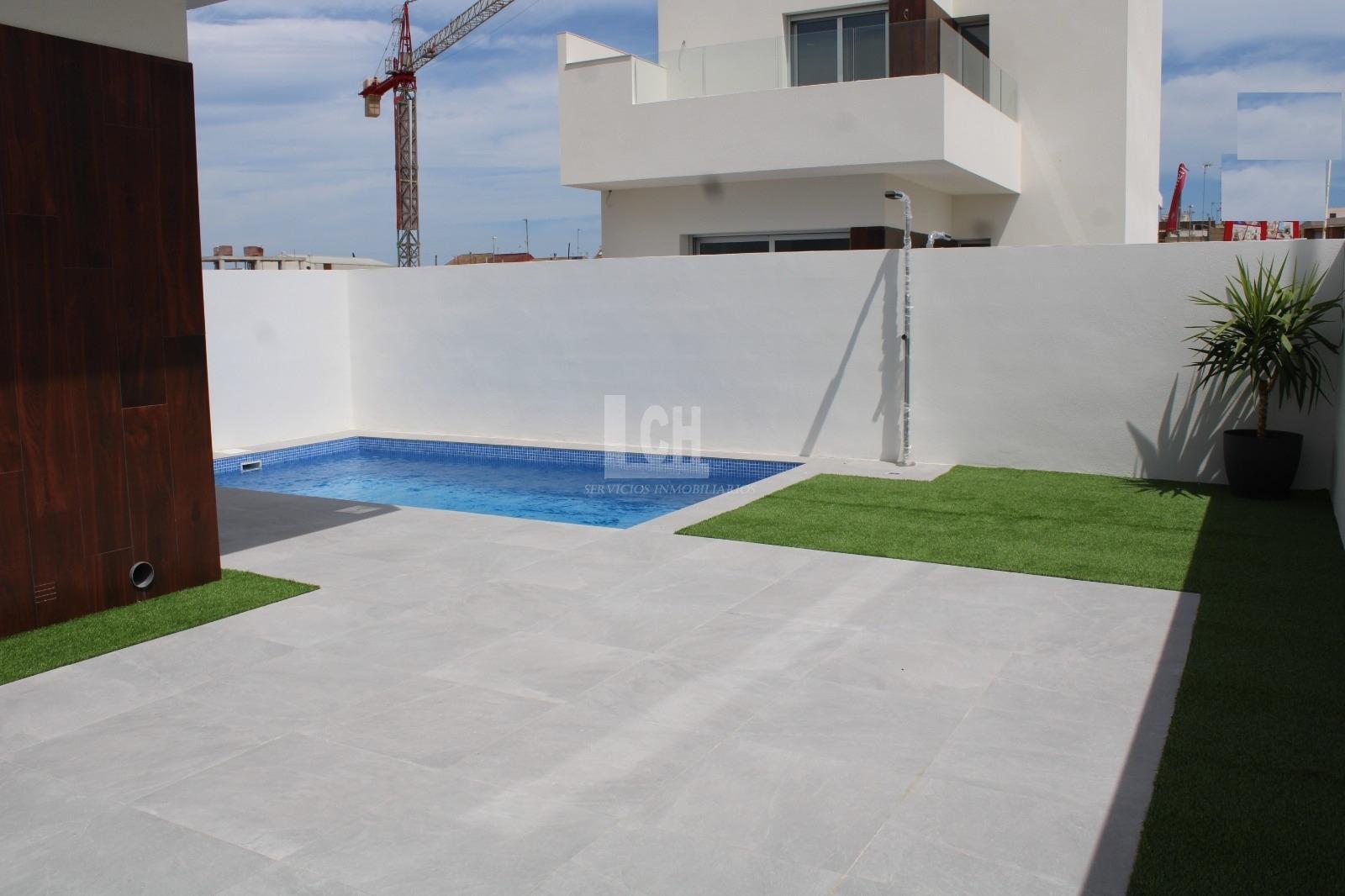 For sale of villa in San fulgencio