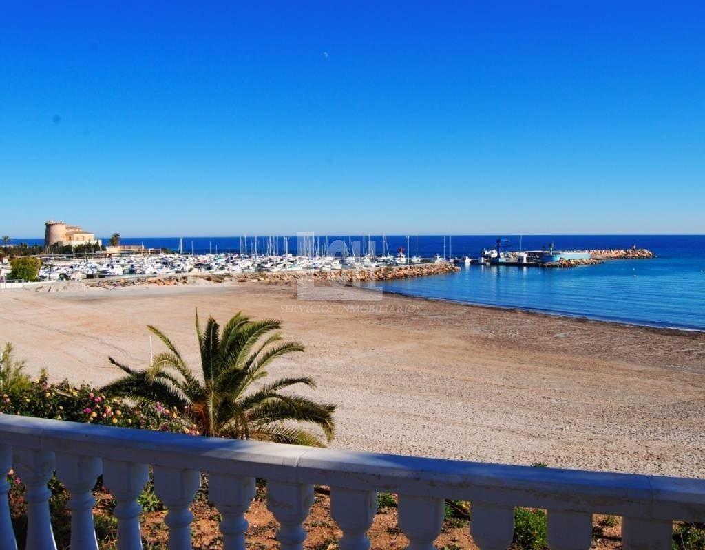 Venta de villa en Pilar de la horadada