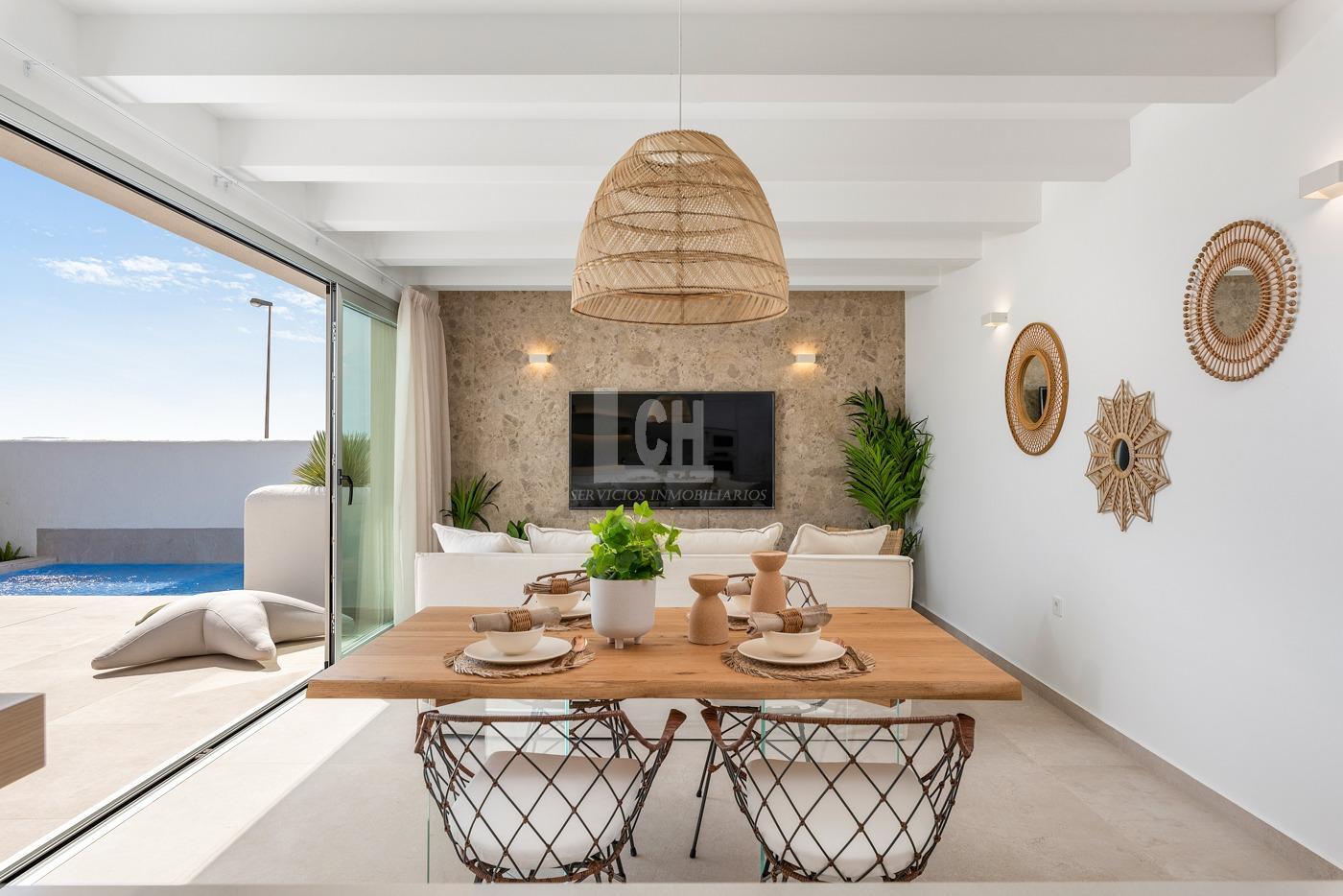 For sale of villa in Los alcázares