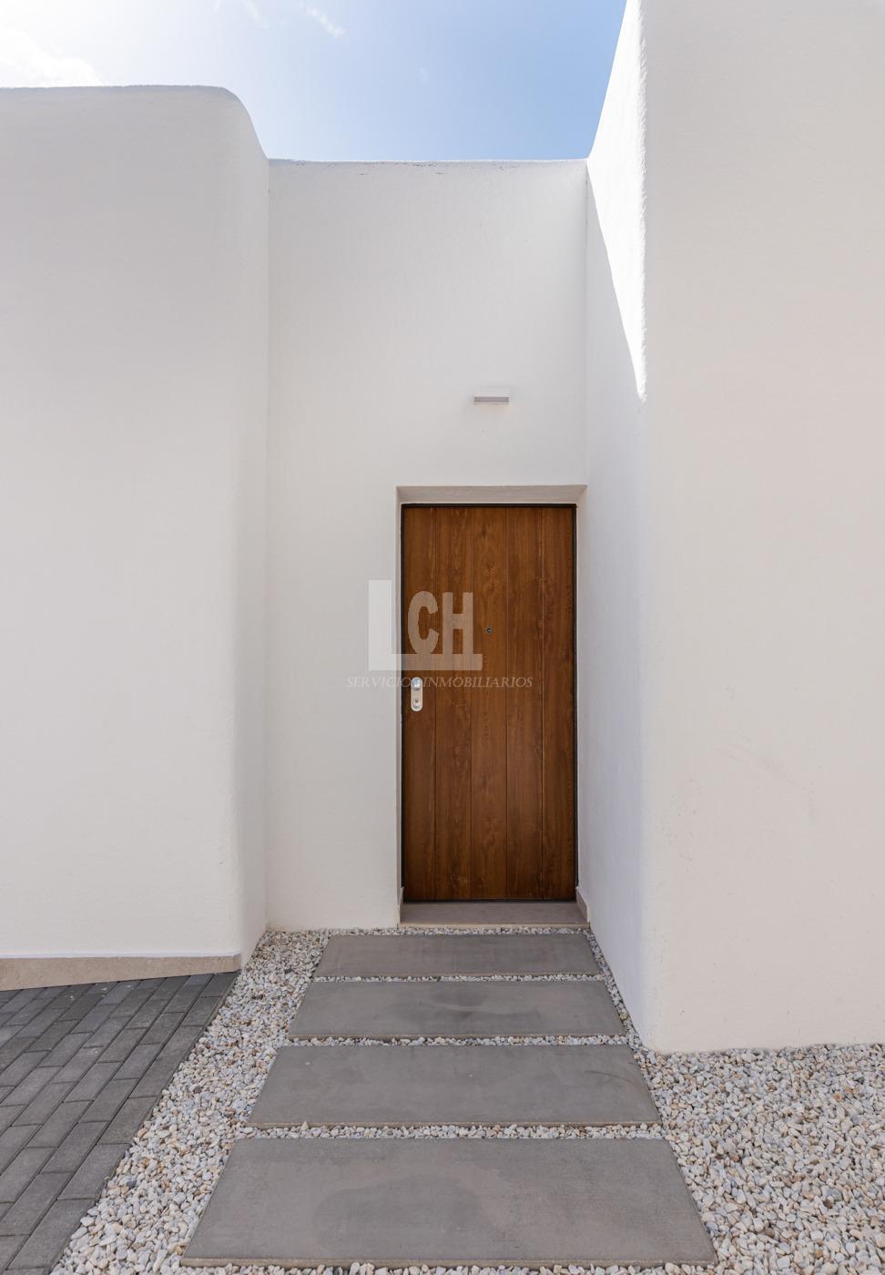 For sale of villa in Los alcázares