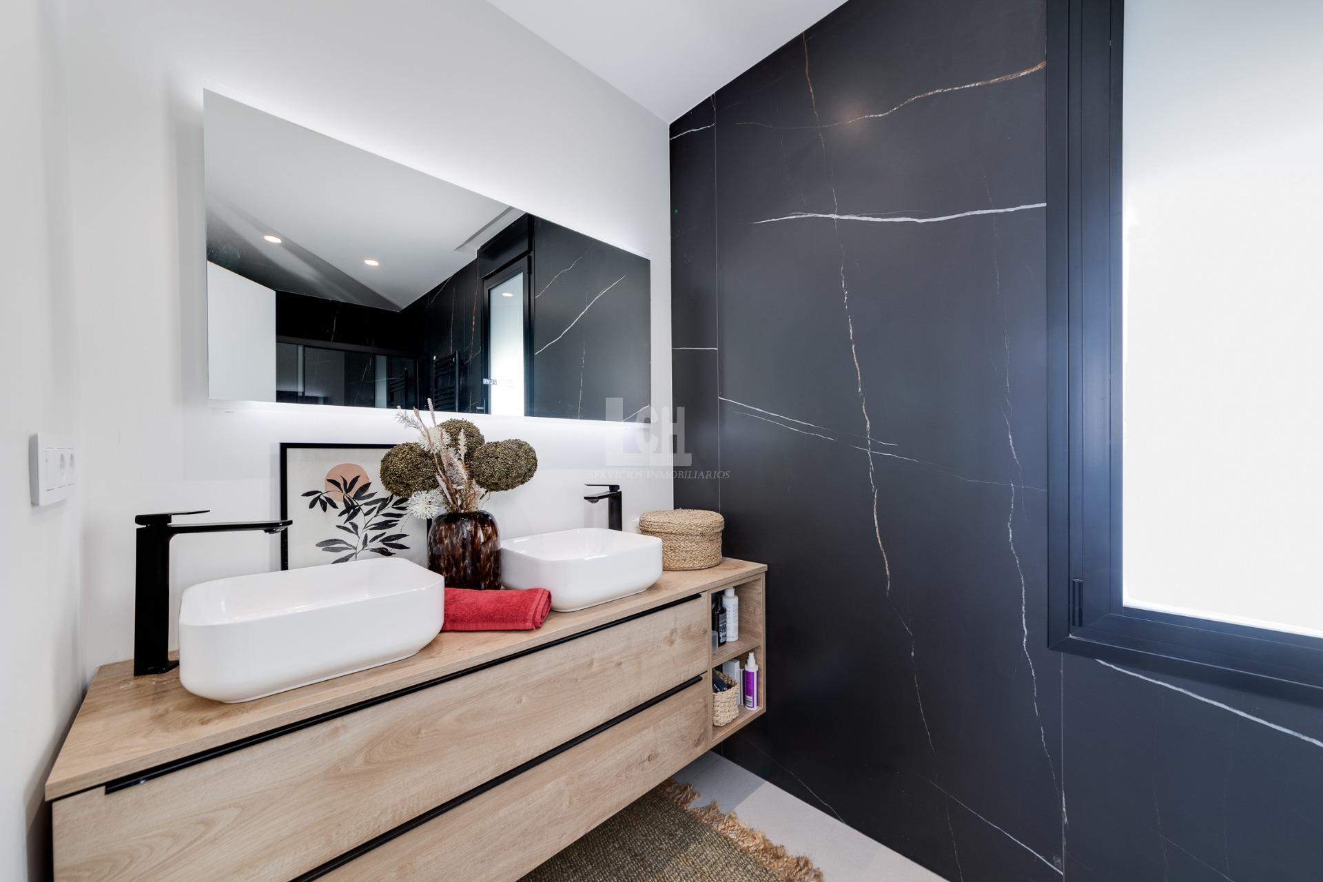 For sale of villa in Pilar de la horadada