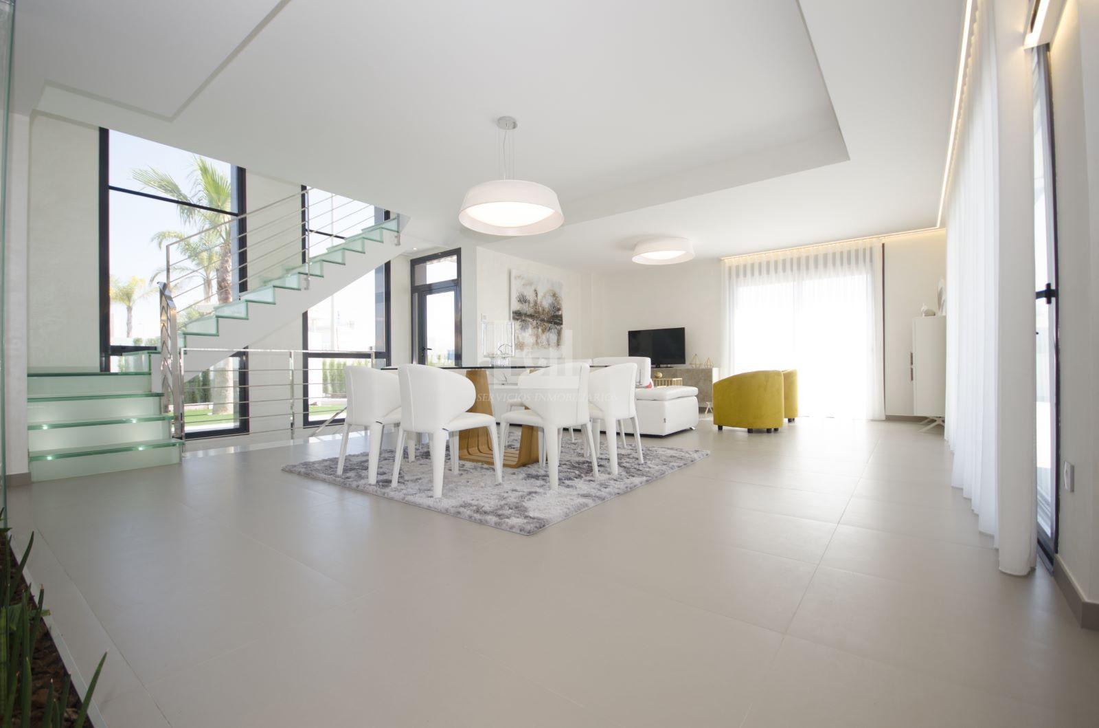 For sale of villa in Dehesa de campoamor