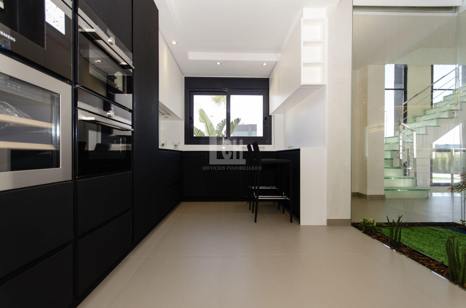 For sale of villa in Dehesa de campoamor