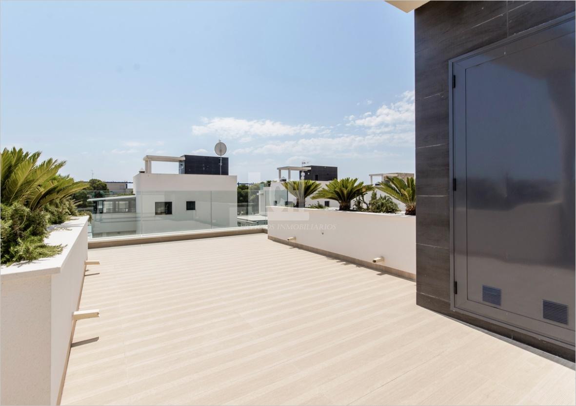 Venta de villa en Campoamor