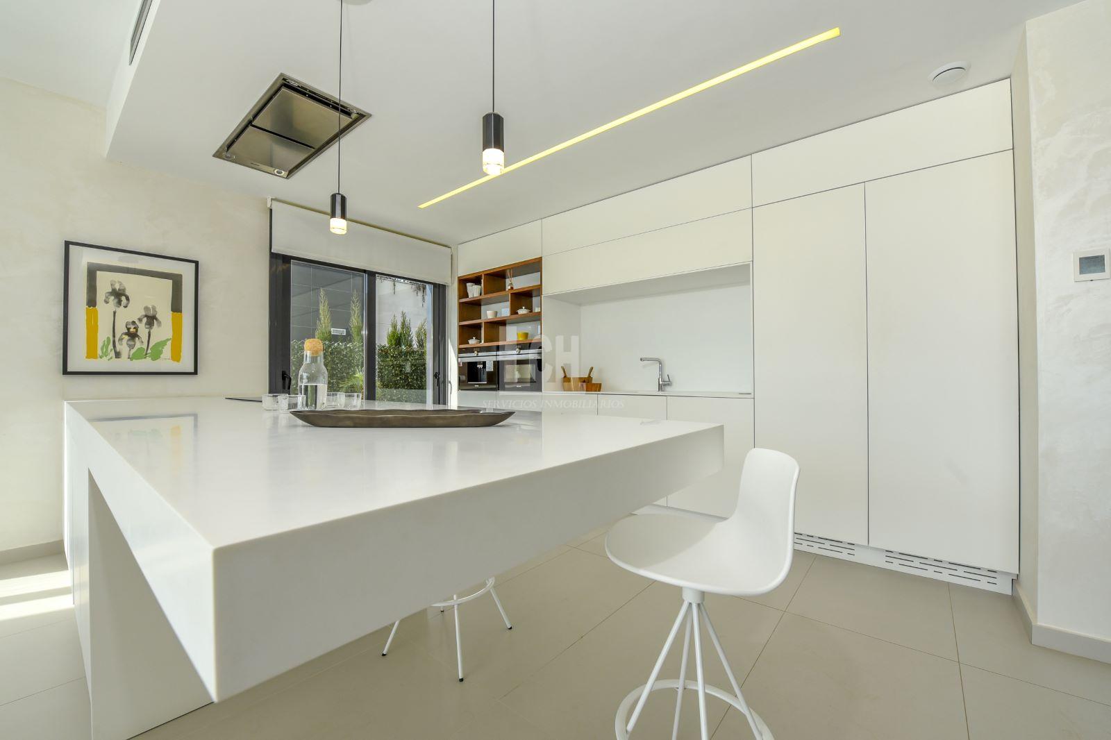 For sale of villa in Campoamor