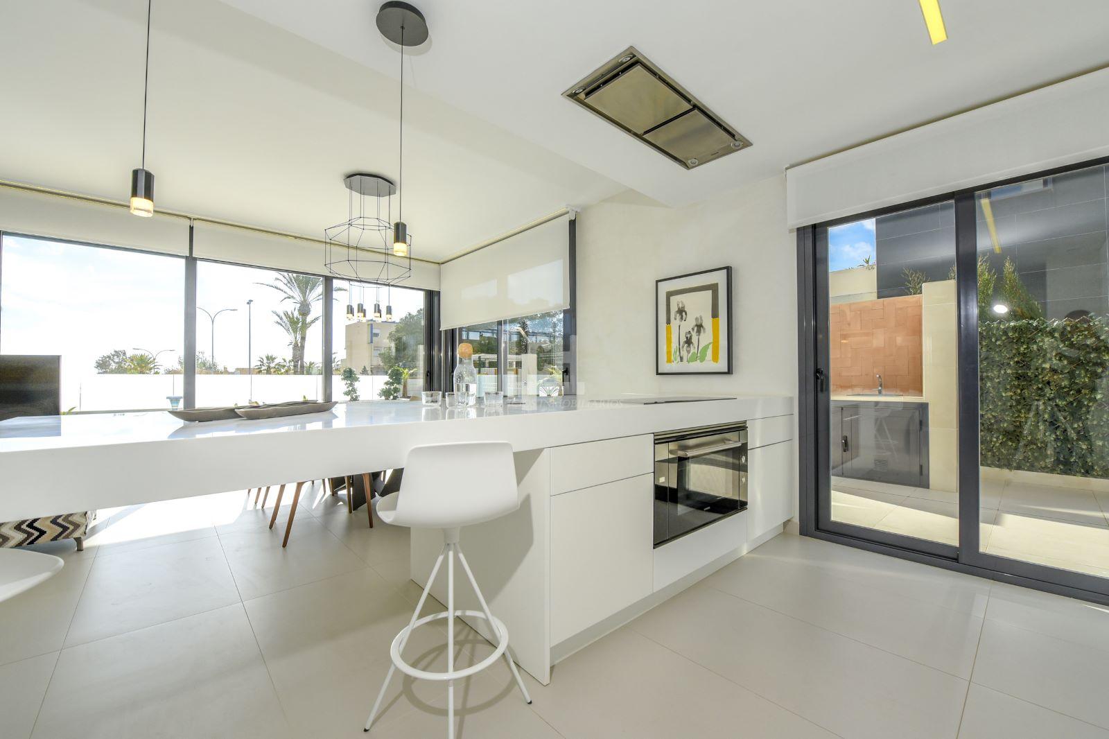 For sale of villa in Campoamor