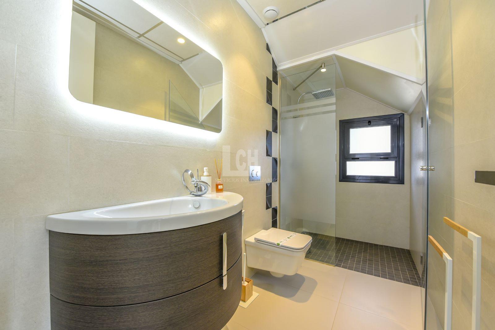 For sale of villa in Campoamor