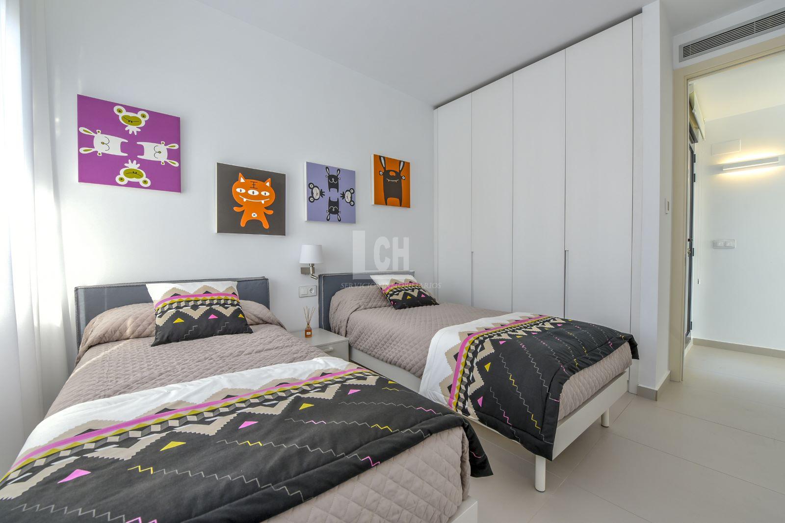 For sale of villa in Campoamor