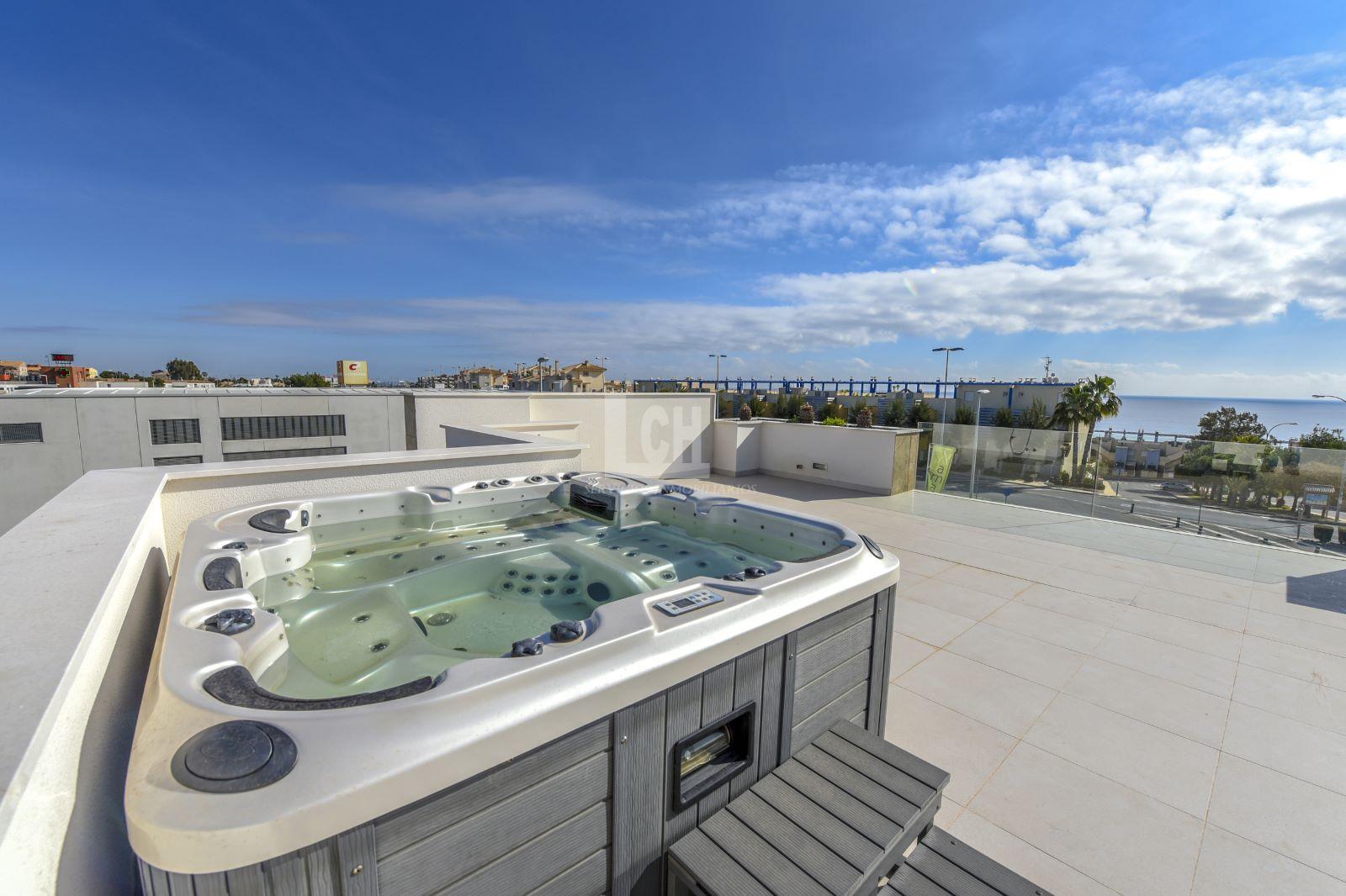 For sale of villa in Campoamor