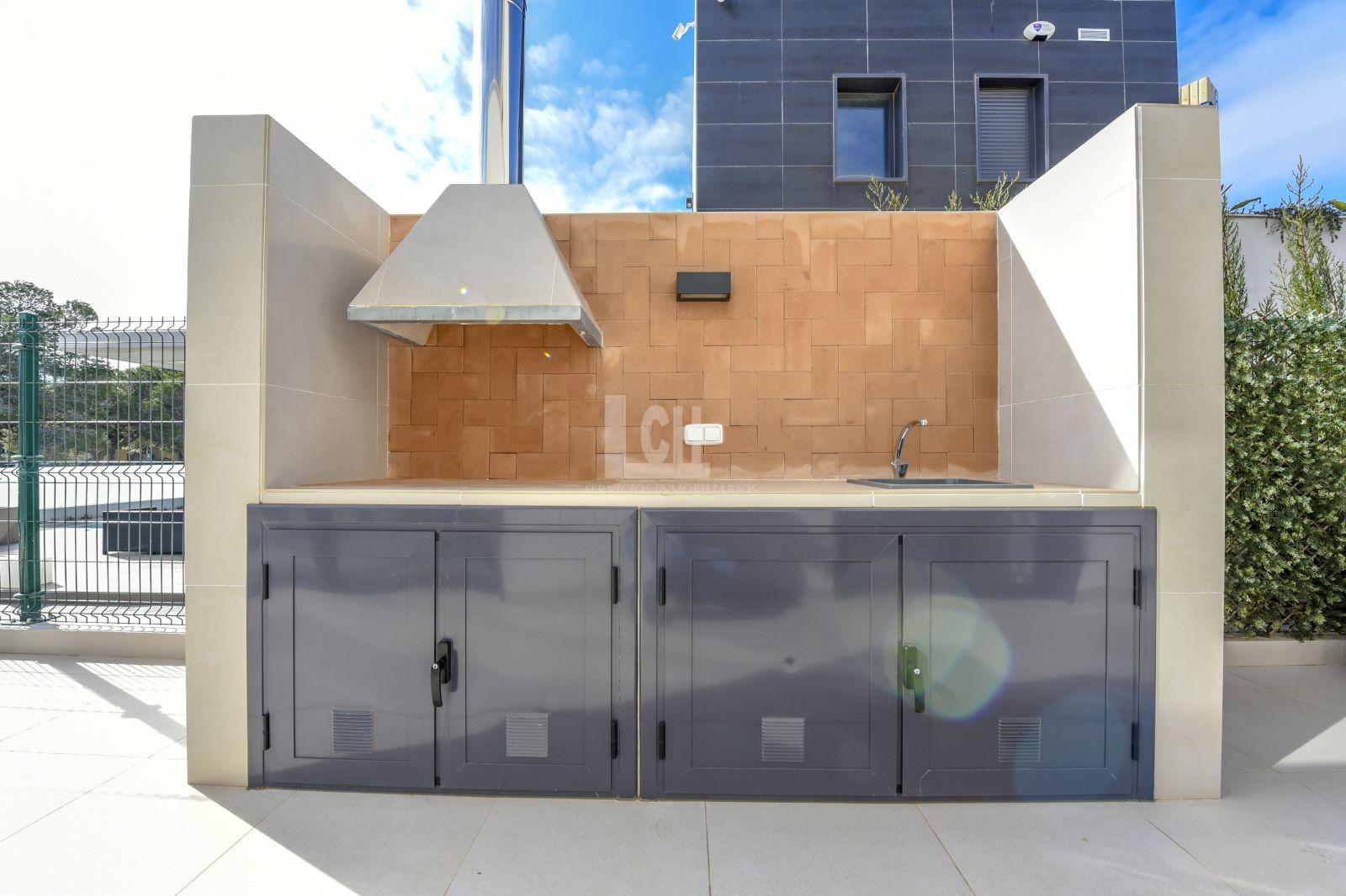 For sale of villa in Campoamor