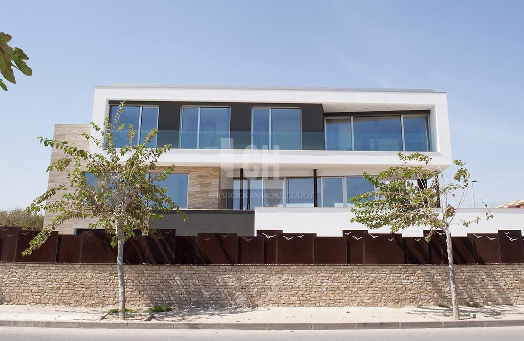 Venta de villa en Torre de la horadada