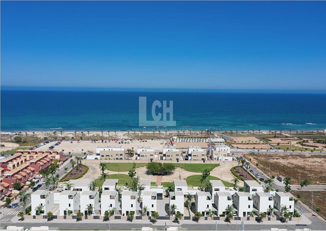 Venta de villa en Pilar de la horadada